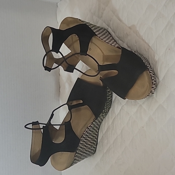 Lucky Brand Women's Wedge Sandals Size 7 - Picture 1 of 13